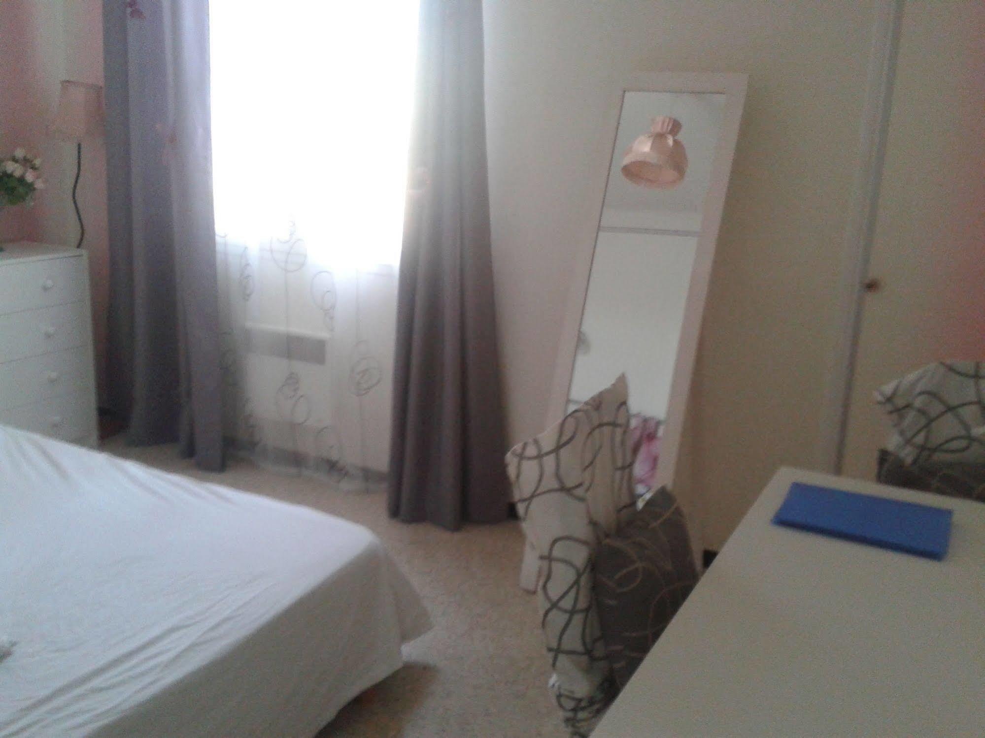 Appartement La Plage En Provence Le Pradet Exterior foto